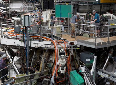 Helicon Antenna Supports Nuclear Fusion